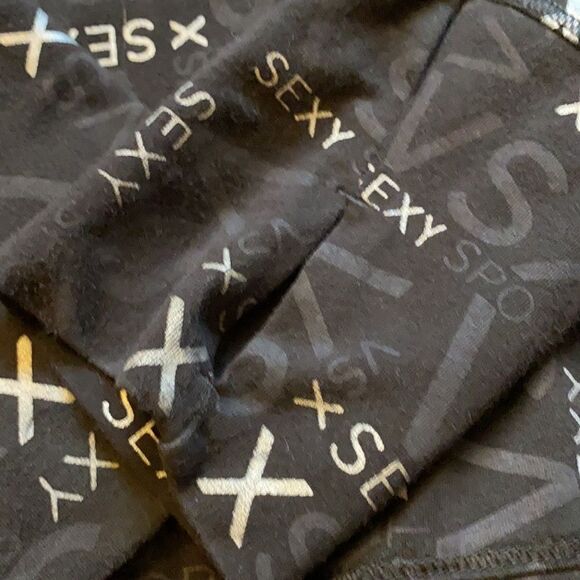 Victoria’s Secret VS Sexy Sport top size S/P. - Picture 4 of 6